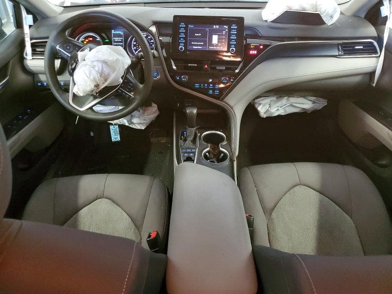 2022 TOYOTA CAMRY LE 8