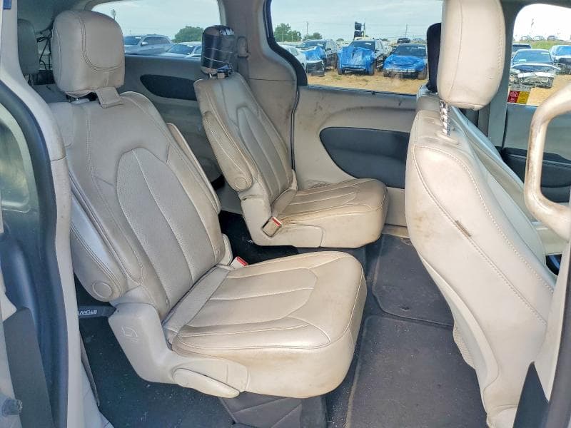 2021 CHRYSLER VOYAGER LXI 11