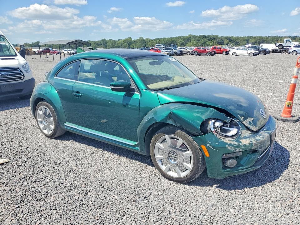 2018 VOLKSWAGEN BEETLE SE 4
