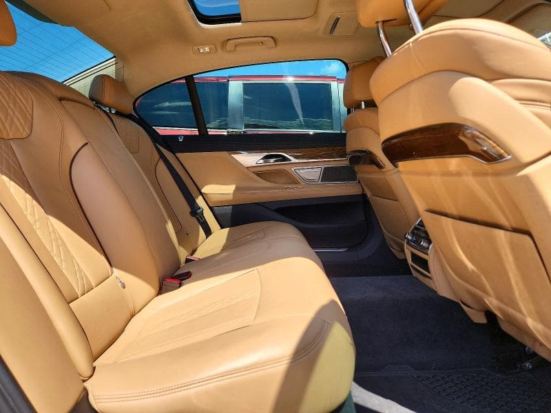 2017 BMW 750 XI 10
