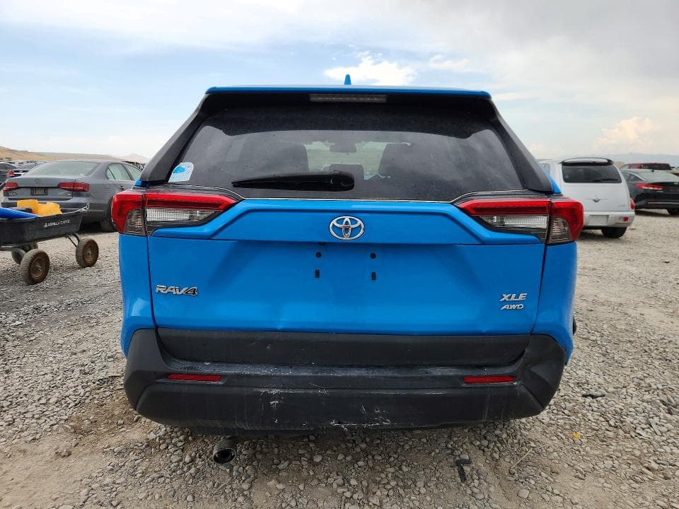 2021 TOYOTA RAV4 XLE 6