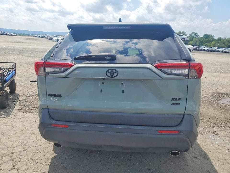 2019 TOYOTA RAV4 XLE 6