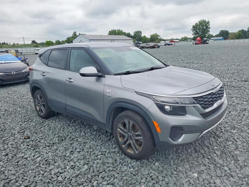 2021 KIA SELTOS LX 4