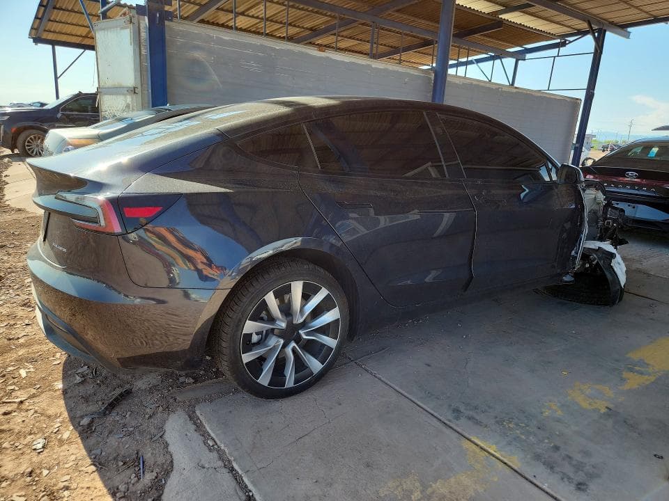 2025 TESLA MODEL 3 3