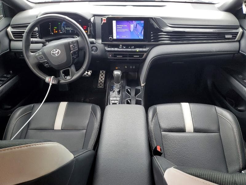 2025 TOYOTA CAMRY SE 8