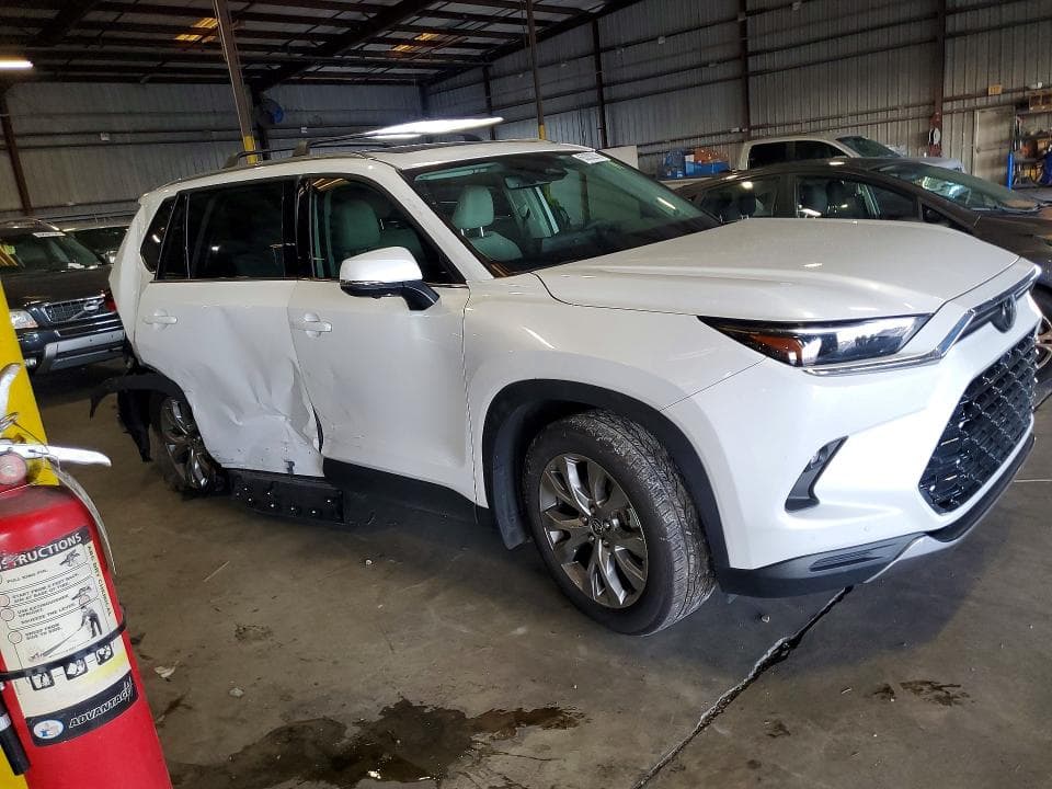 2025 TOYOTA GRAND HIGHLANDER LIMITED 4