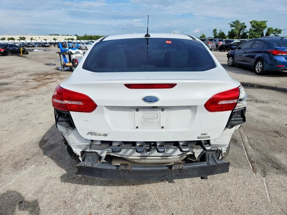 2017 FORD FOCUS SE 6