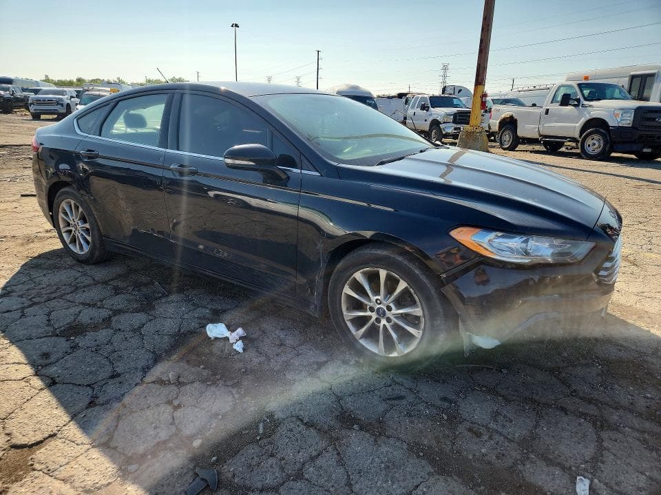 2017 FORD FUSION SE 4
