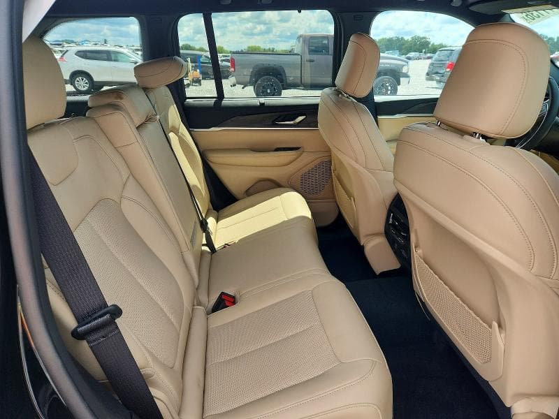 2025 JEEP GRAND CHEROKEE LIMITED 10