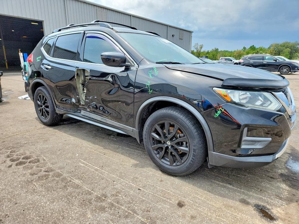 2017 NISSAN ROGUE SV 4