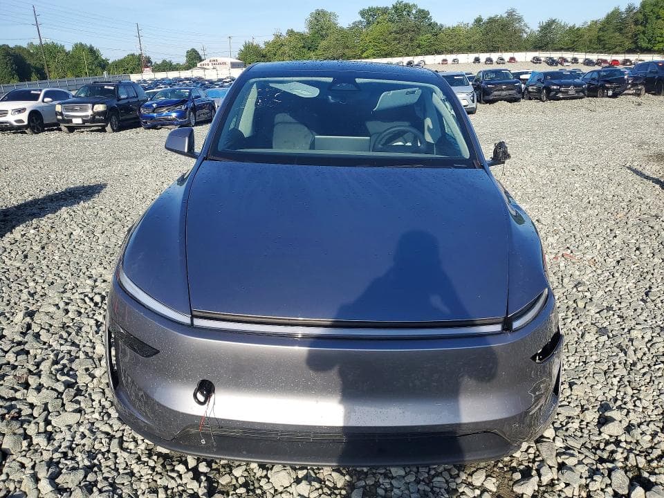 2026 TESLA MODEL Y 5
