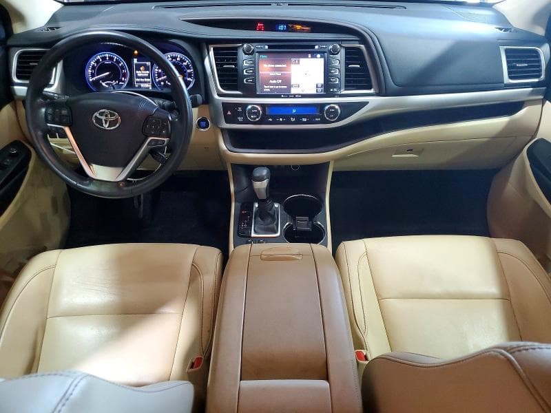 2017 TOYOTA HIGHLANDER XLE 8
