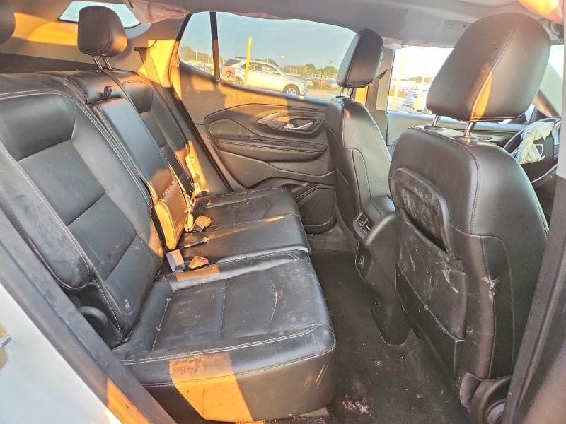 2022 GMC TERRAIN SLT 11