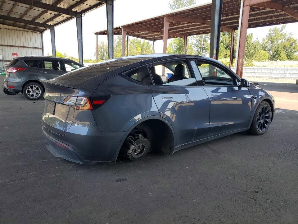 2023 TESLA MODEL Y 3
