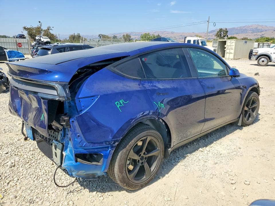 2026 TESLA MODEL Y 3