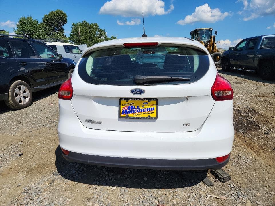 2017 FORD FOCUS SE 6