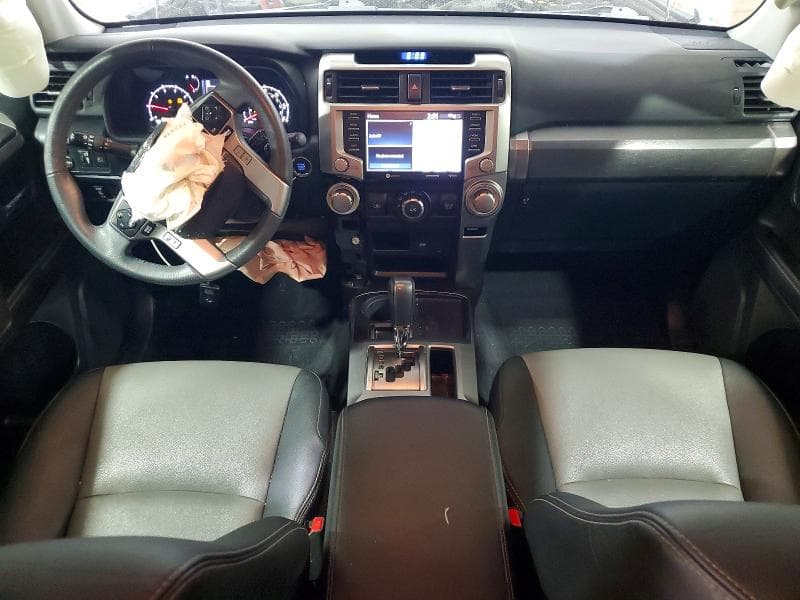 2020 TOYOTA 4RUNNER SR5 8