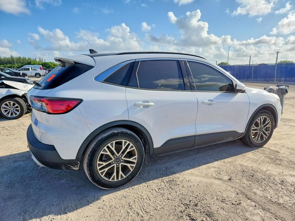 2021 FORD ESCAPE SEL 3