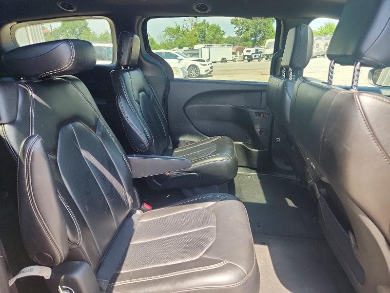 2023 CHRYSLER PACIFICA TOURING L 11