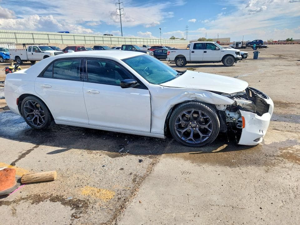 2019 CHRYSLER 300 TOURING 4