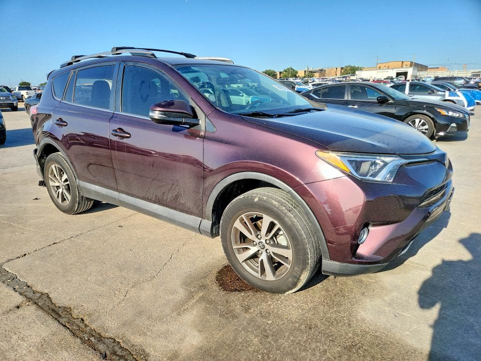 2017 TOYOTA RAV4 XLE 4