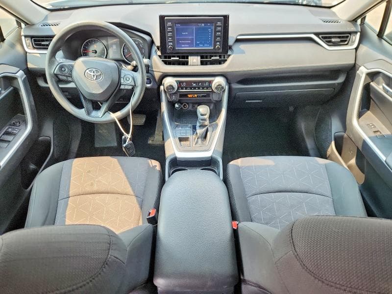 2019 TOYOTA RAV4 XLE 8