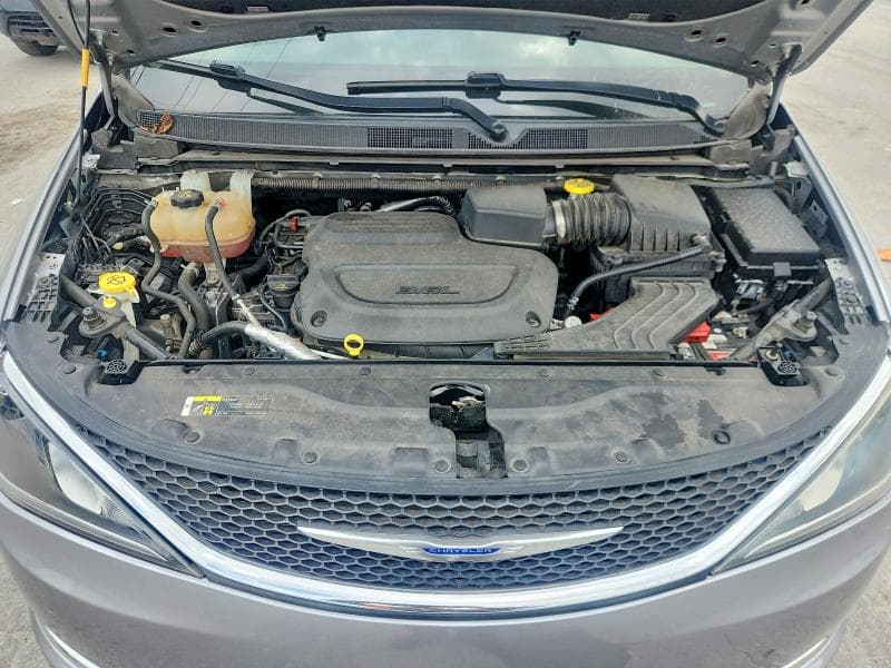 2019 CHRYSLER PACIFICA TOURING L 12