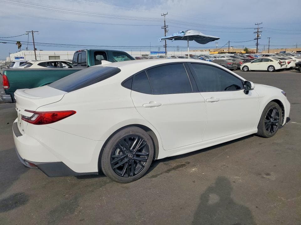 2025 TOYOTA CAMRY SE 3