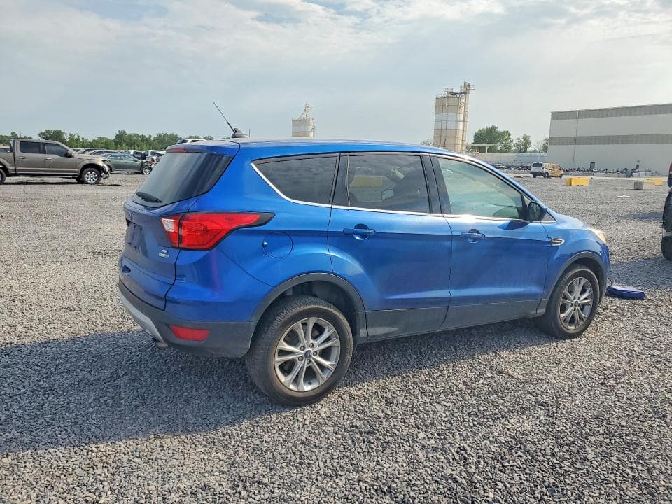2019 FORD ESCAPE SE 3