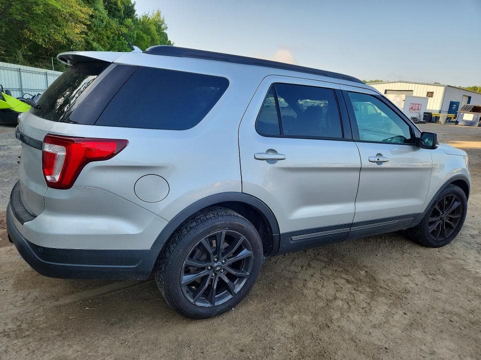 2019 FORD EXPLORER XLT 3