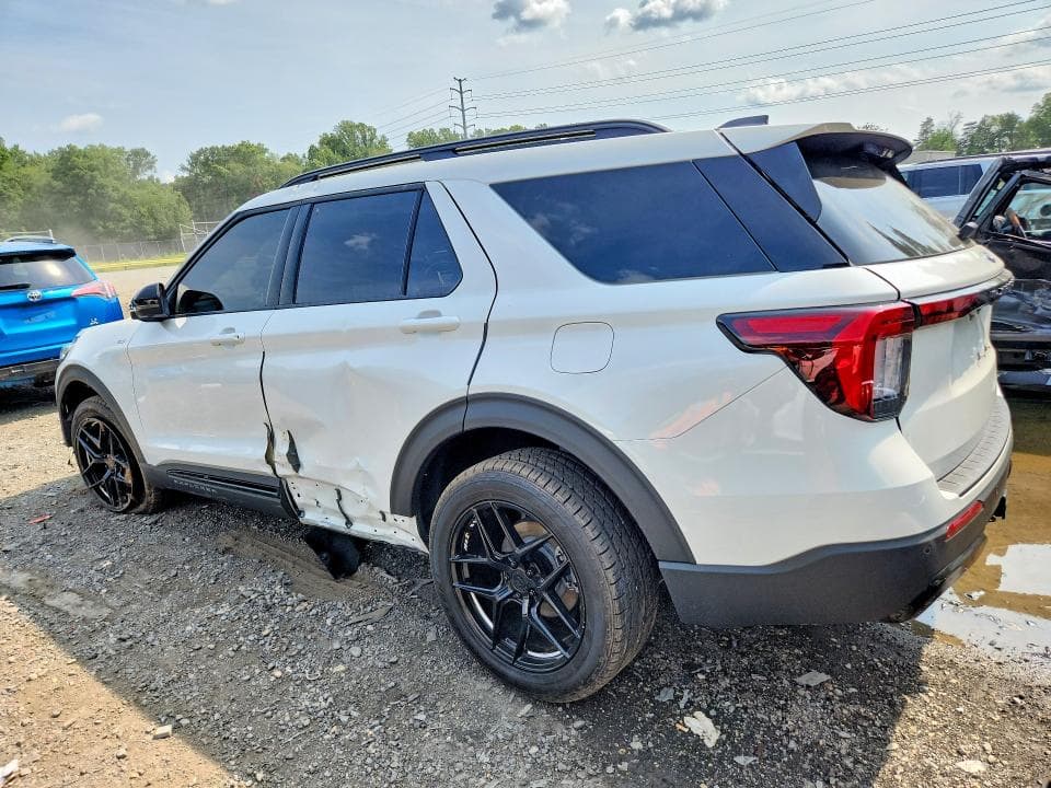 2026 FORD EXPLORER ST-LINE 2