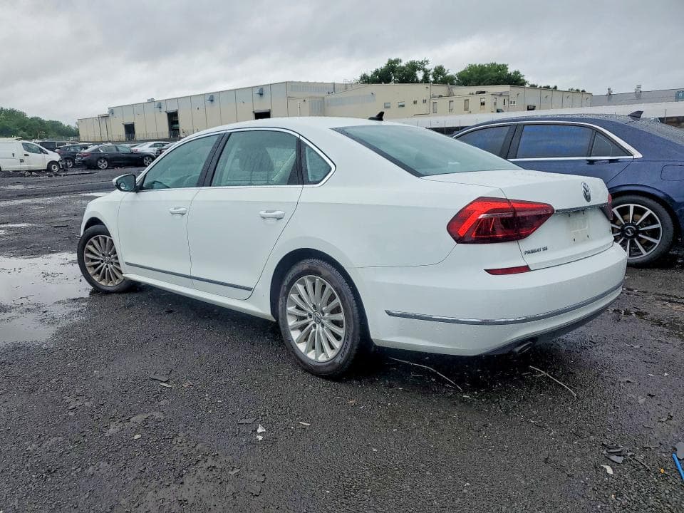 2017 VOLKSWAGEN PASSAT SE 2