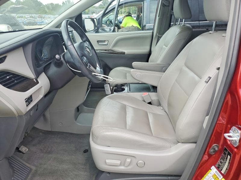 2018 TOYOTA SIENNA XLE PREMIUM 8-PASSENGER 7