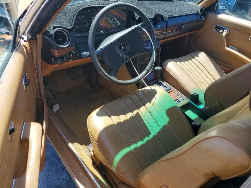 1983 MERCEDES-BENZ 300 CDT 8