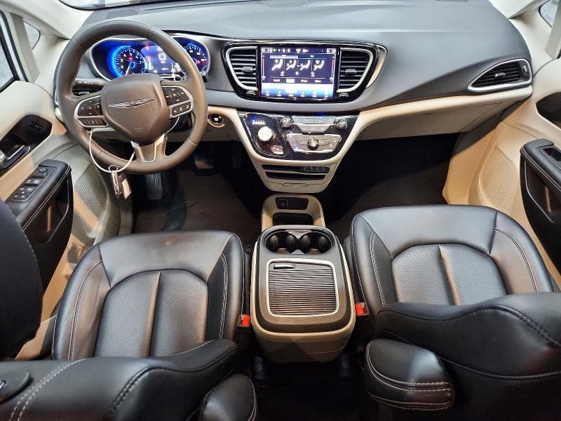 2024 CHRYSLER PACIFICA TOURING L 8
