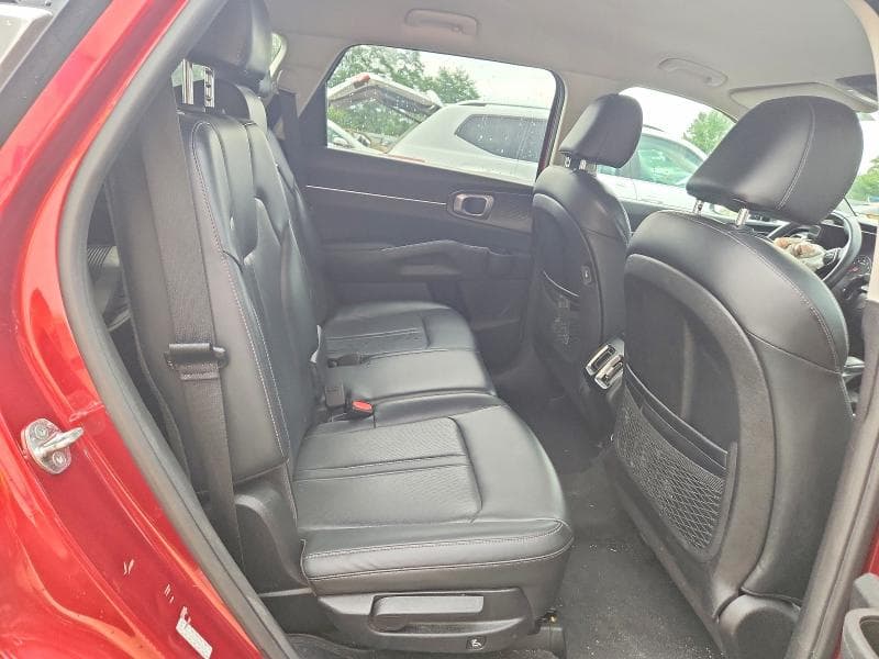 2021 KIA SORENTO S 11