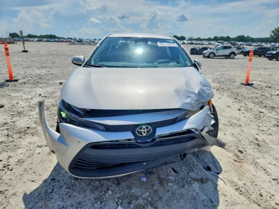 2025 TOYOTA COROLLA LE 5