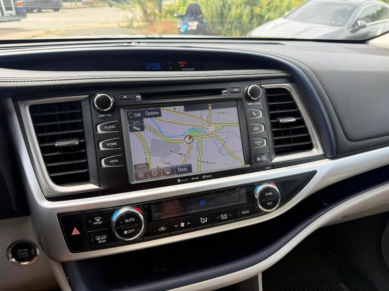 2018 TOYOTA HIGHLANDER XLE 10