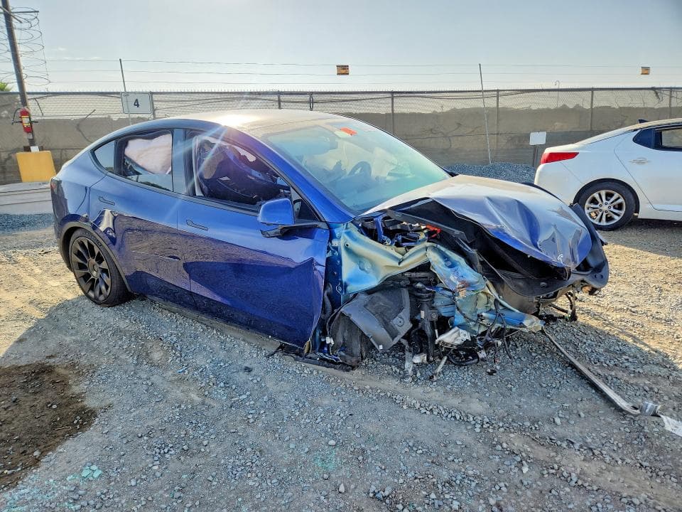 2023 TESLA MODEL Y 4