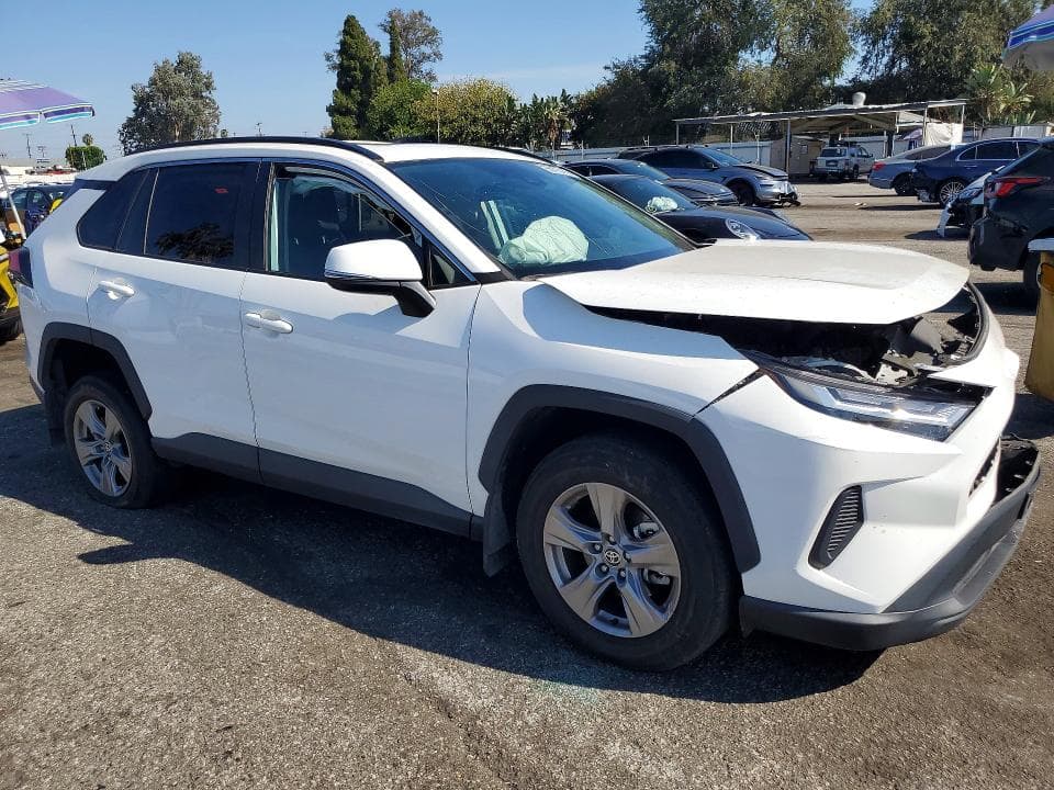 2024 TOYOTA RAV4 XLE 4