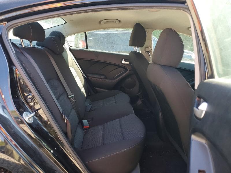 2017 KIA FORTE LX 10