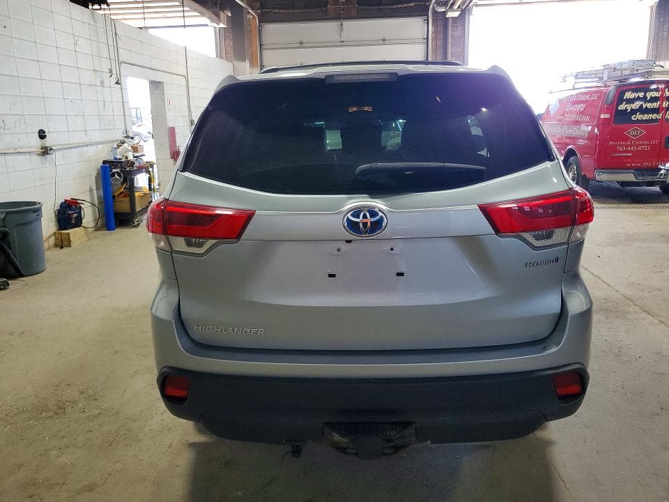 2019 TOYOTA HIGHLANDER HYBRID LE 6