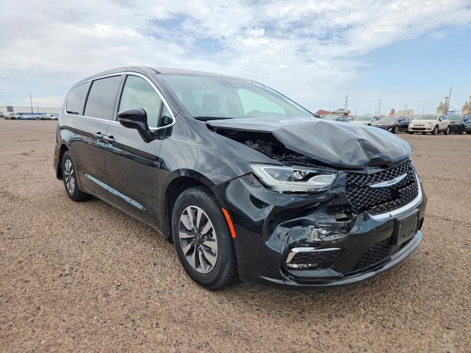 2023 CHRYSLER PACIFICA HYBRID TOURING L 4