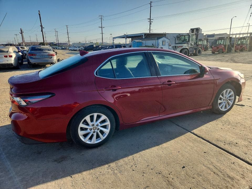 2022 TOYOTA CAMRY LE 3
