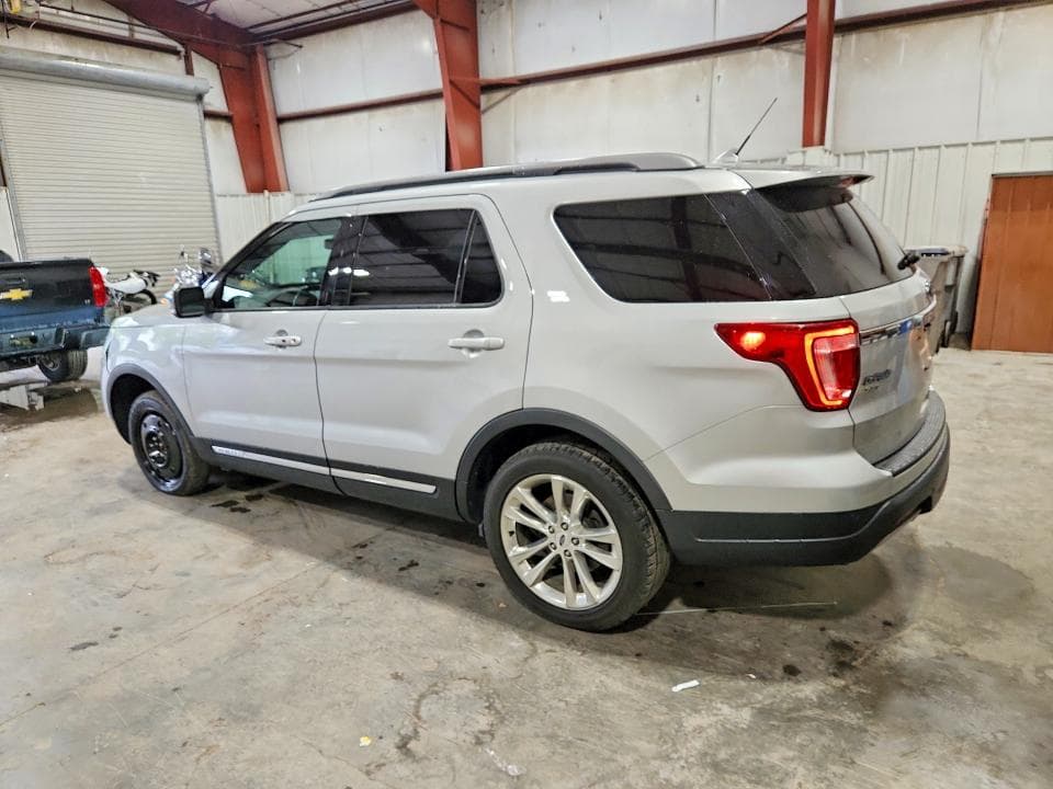 2019 FORD EXPLORER XLT 2