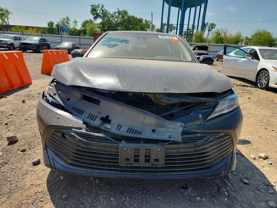 2018 TOYOTA CAMRY LE 5