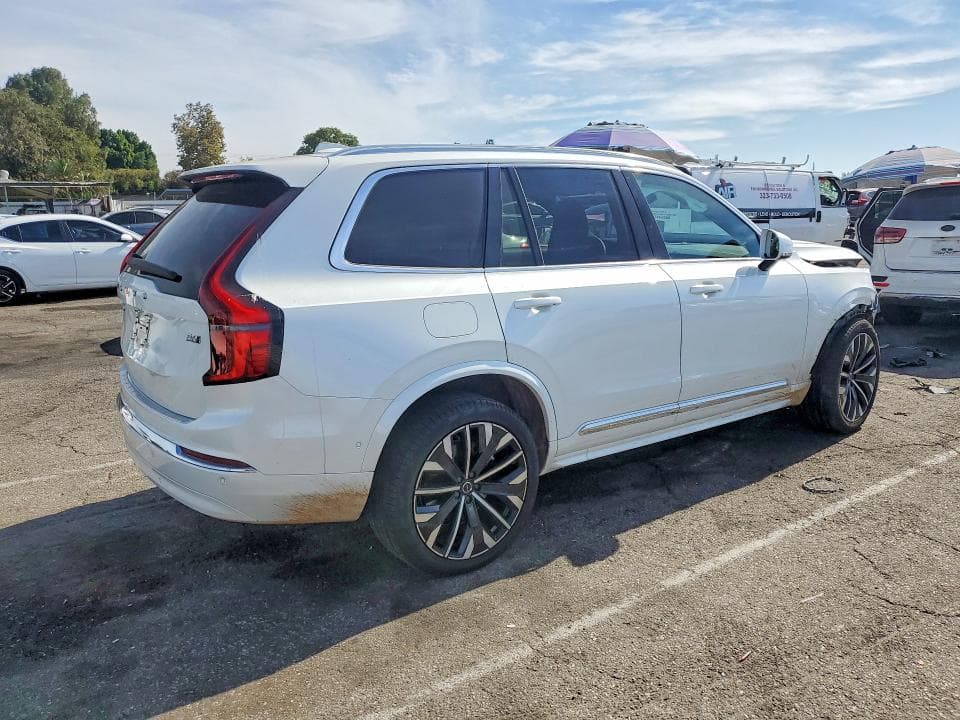 2025 VOLVO XC90 PLUS 3