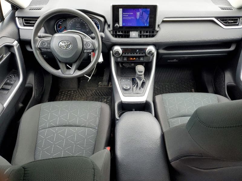 2023 TOYOTA RAV4 LE 8