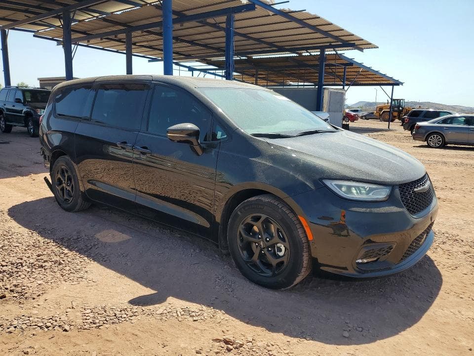 2022 CHRYSLER PACIFICA HYBRID LIMITED 4