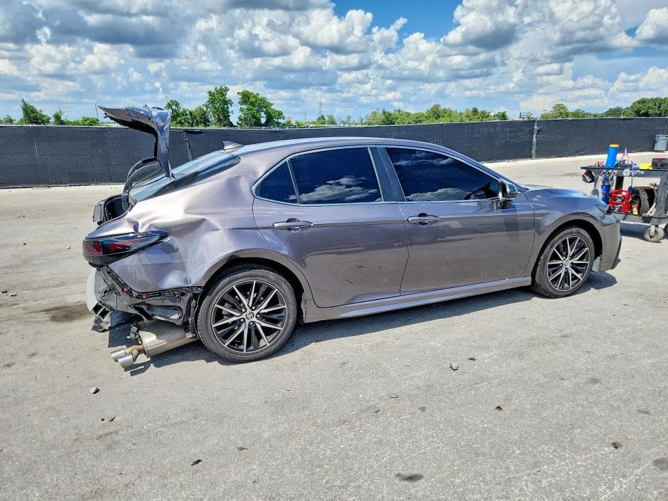 2023 TOYOTA CAMRY SE 3